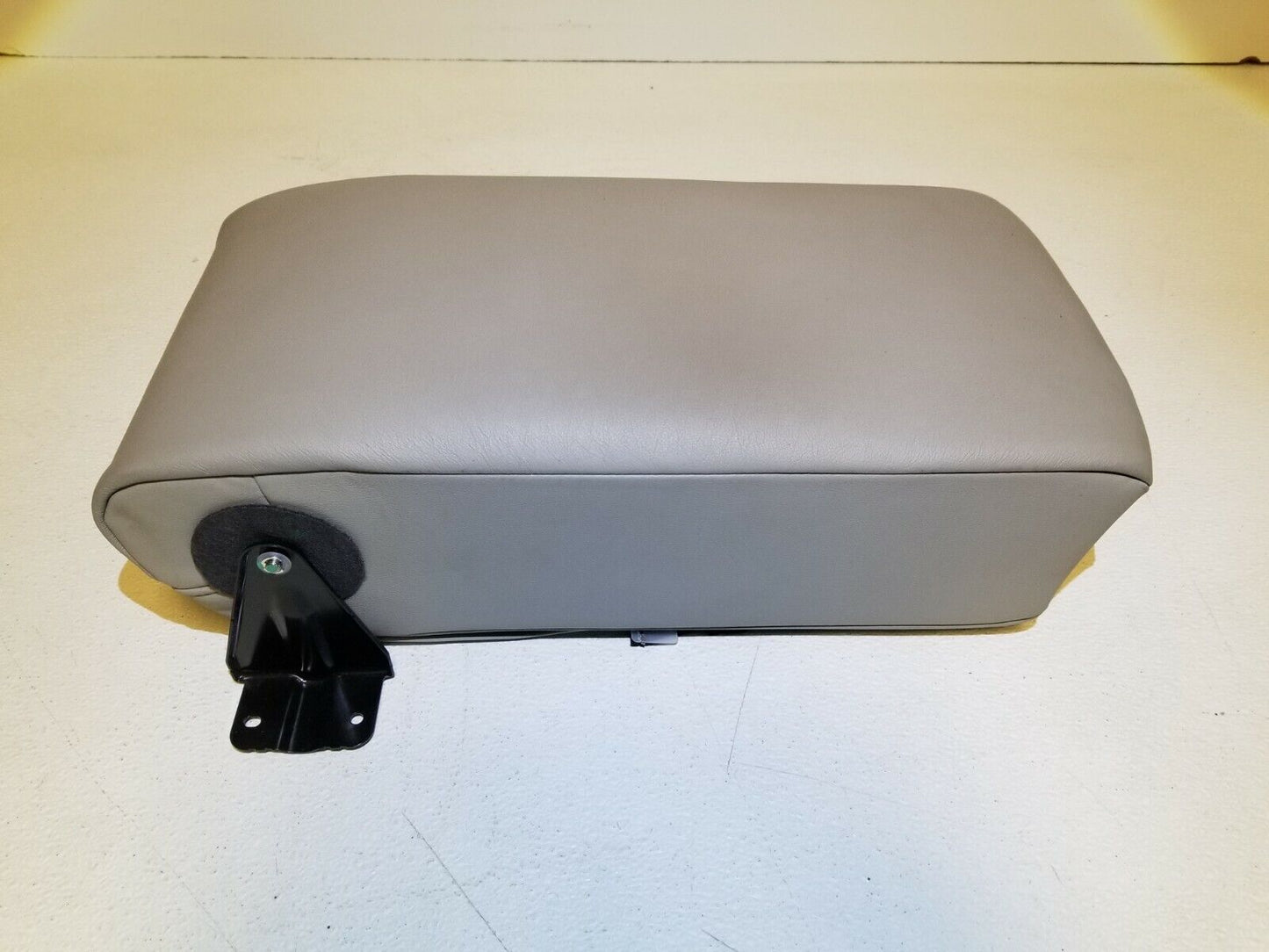 06 07 08 Acura Rl Rear Seat Armrest W/ Cup Holder OEM