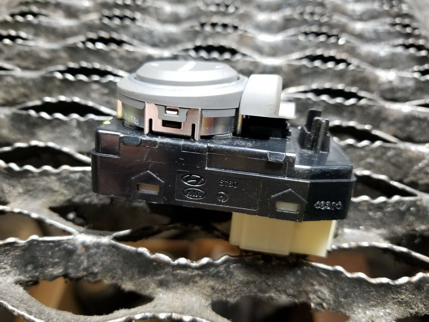 10 11 12 13 14 Hyundai Sonata Power Side View Mirror Switch OEM 55k