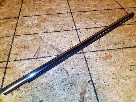07 08 09 10 11 Lincoln Town Car Rear Passenger Window Seal Belt Trim Molding OEM