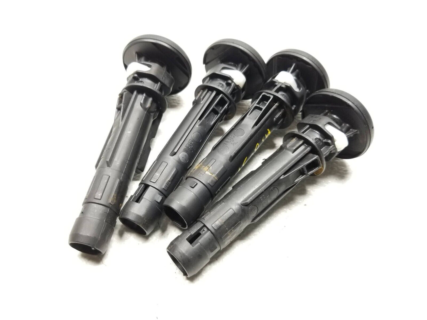 14 15 16 17 Jeep Grand Cherokee Front Seat Headrest Guide 4pcs OEM