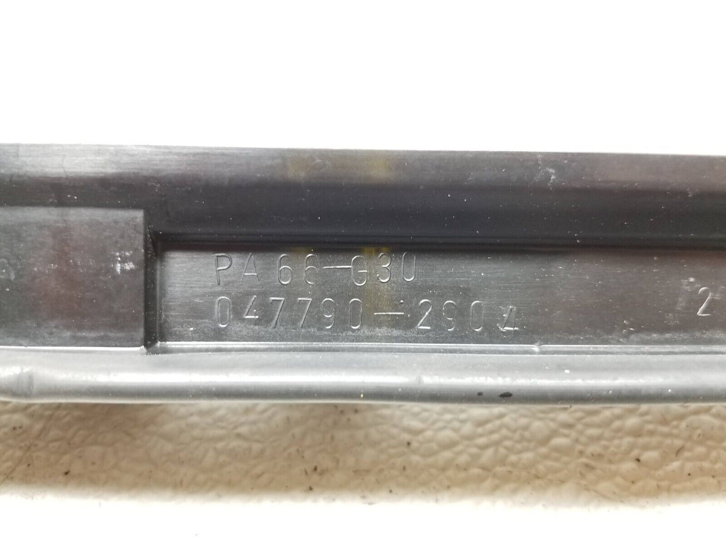 12 13 14 Mercedes-benz C300 Condenser Sides Housing Bracket OEM