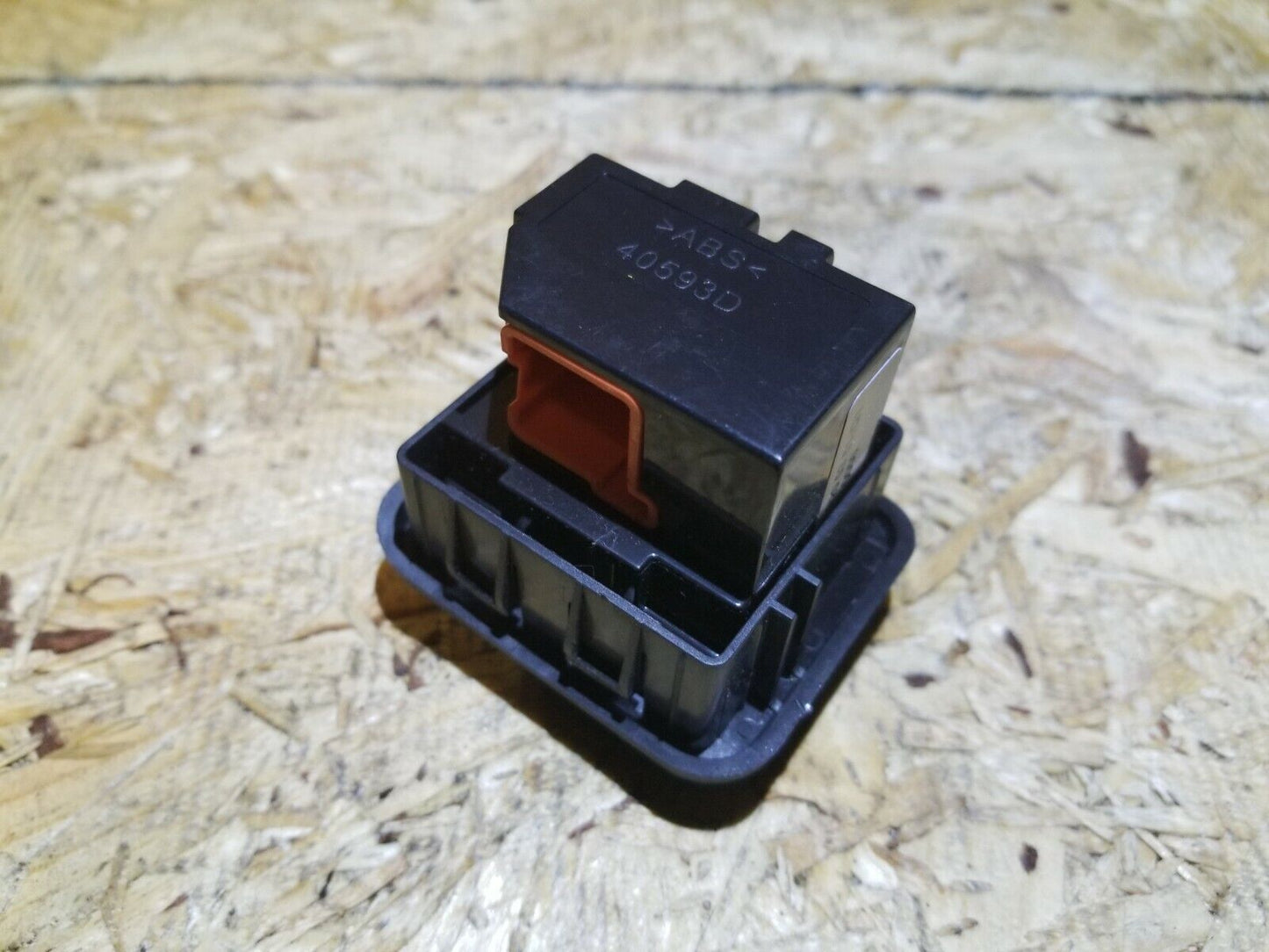 07 08 09 10 Mercedes-benz R350 Power Outlet 115v AC 150w Housing Socket OEM