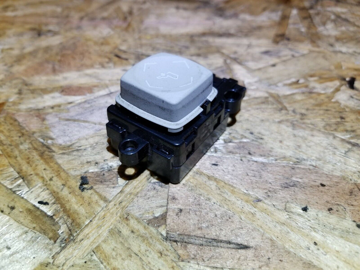 06 07 08 09 10 11 Cadillac DTS Front Right Passenger Side Seat Switch Lumbar OEM