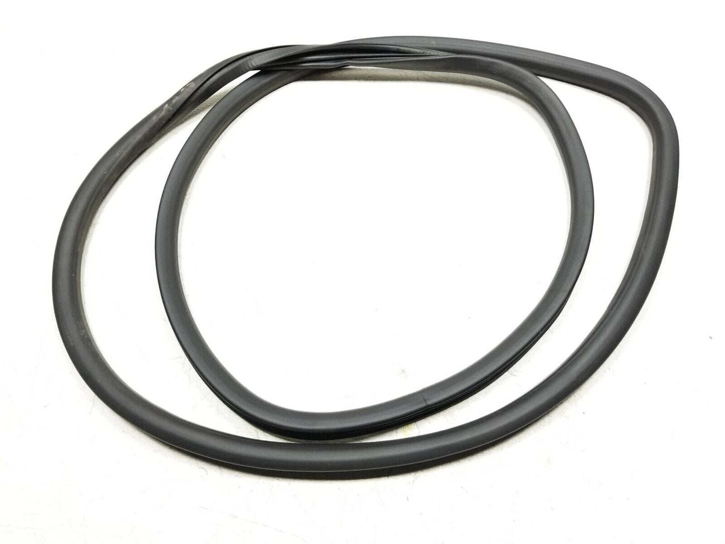 2011 - 2014 Porsche Cayenne Front Left Driver Door Weatherstrip Seal OEM