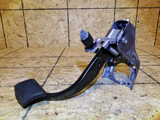14 15 16 Kia Forte Brake Pedal OEM 27k