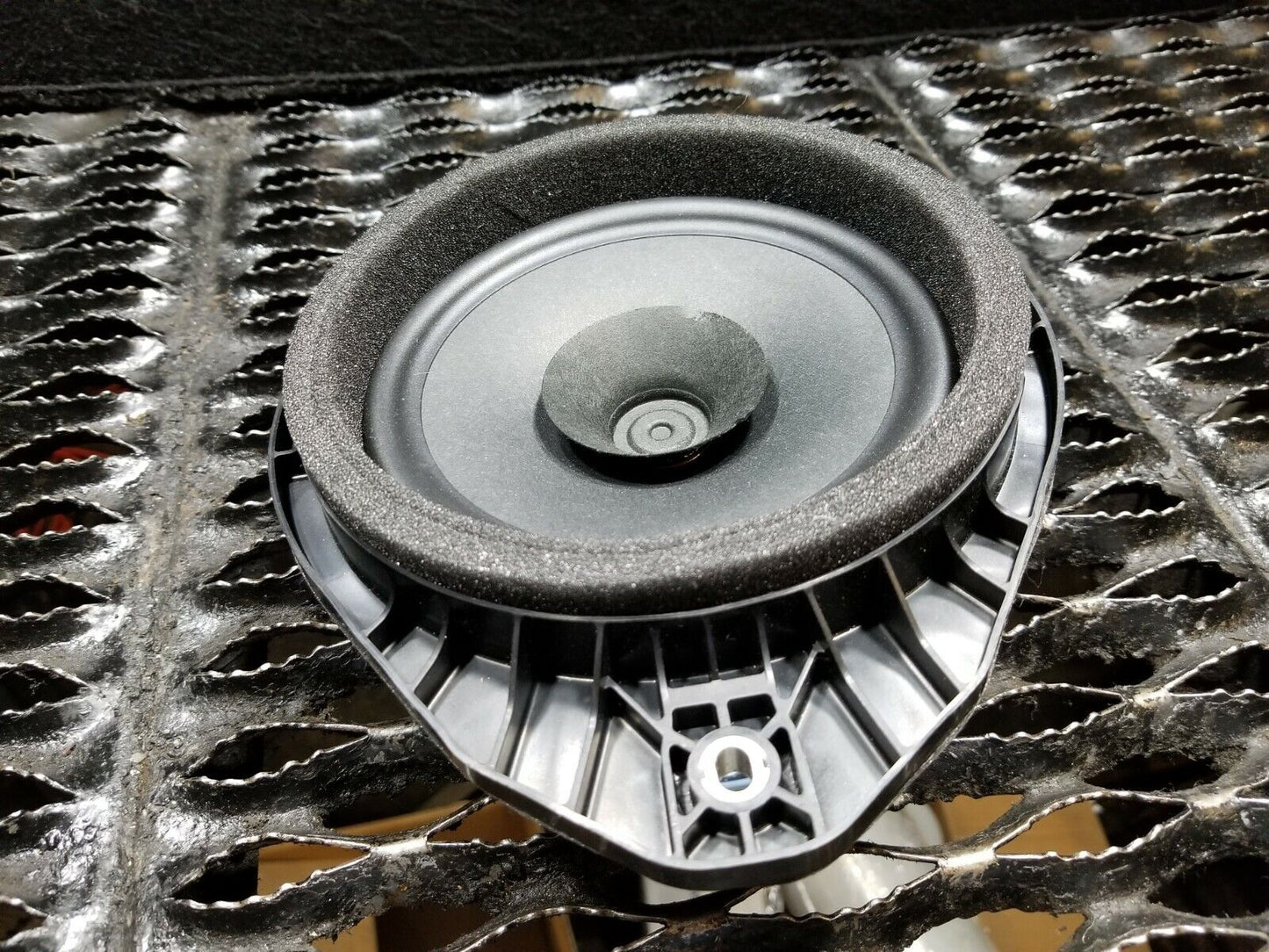 16 17 18 19 Chevrolet Malibu Rear Driver Door Speaker OEM 3k