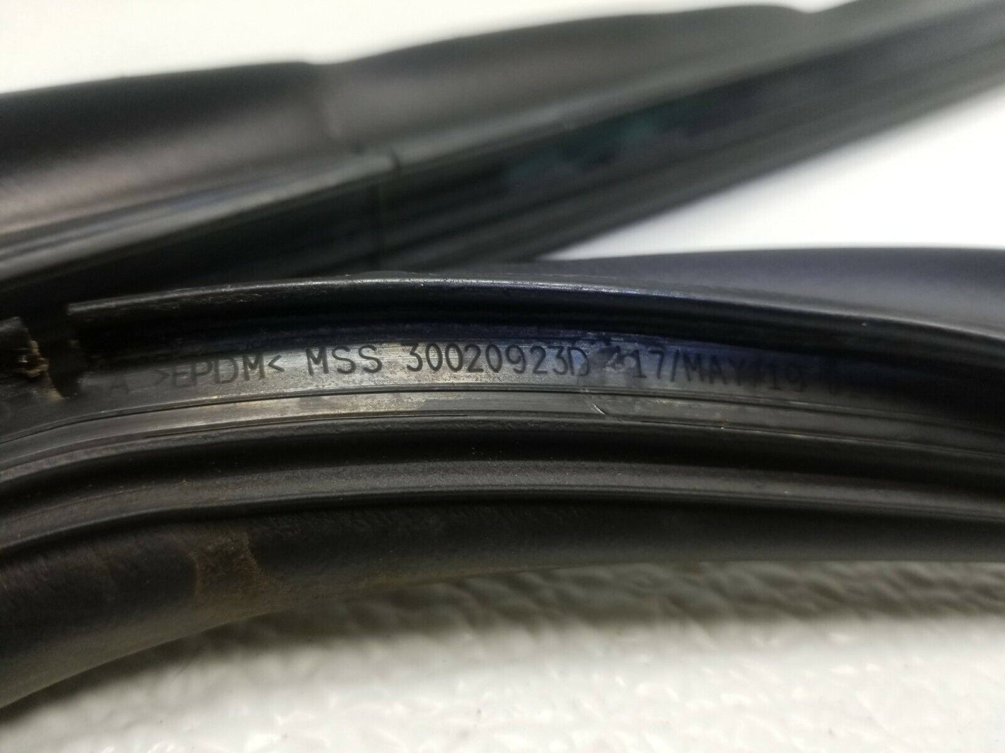 19 20 Chevrolet Blazer Sunroof Weatherstrip Seal OEM 11k Miles