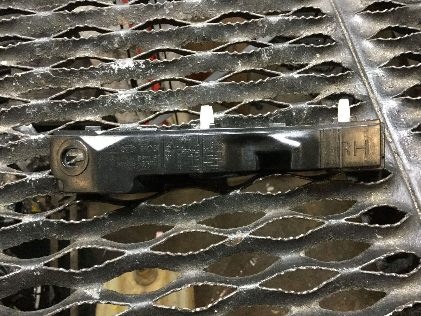 11 12 13 14 Hyundai Sonata Left Side Rear Bumper Bracket OEM
