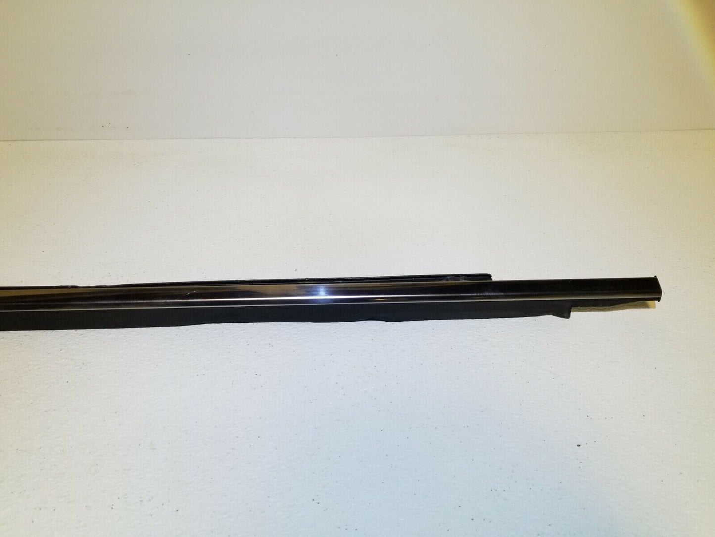 07 08 09 10 Chrysler Sebring Rear Pass Door Window Belt Seal Trim Molding OEM