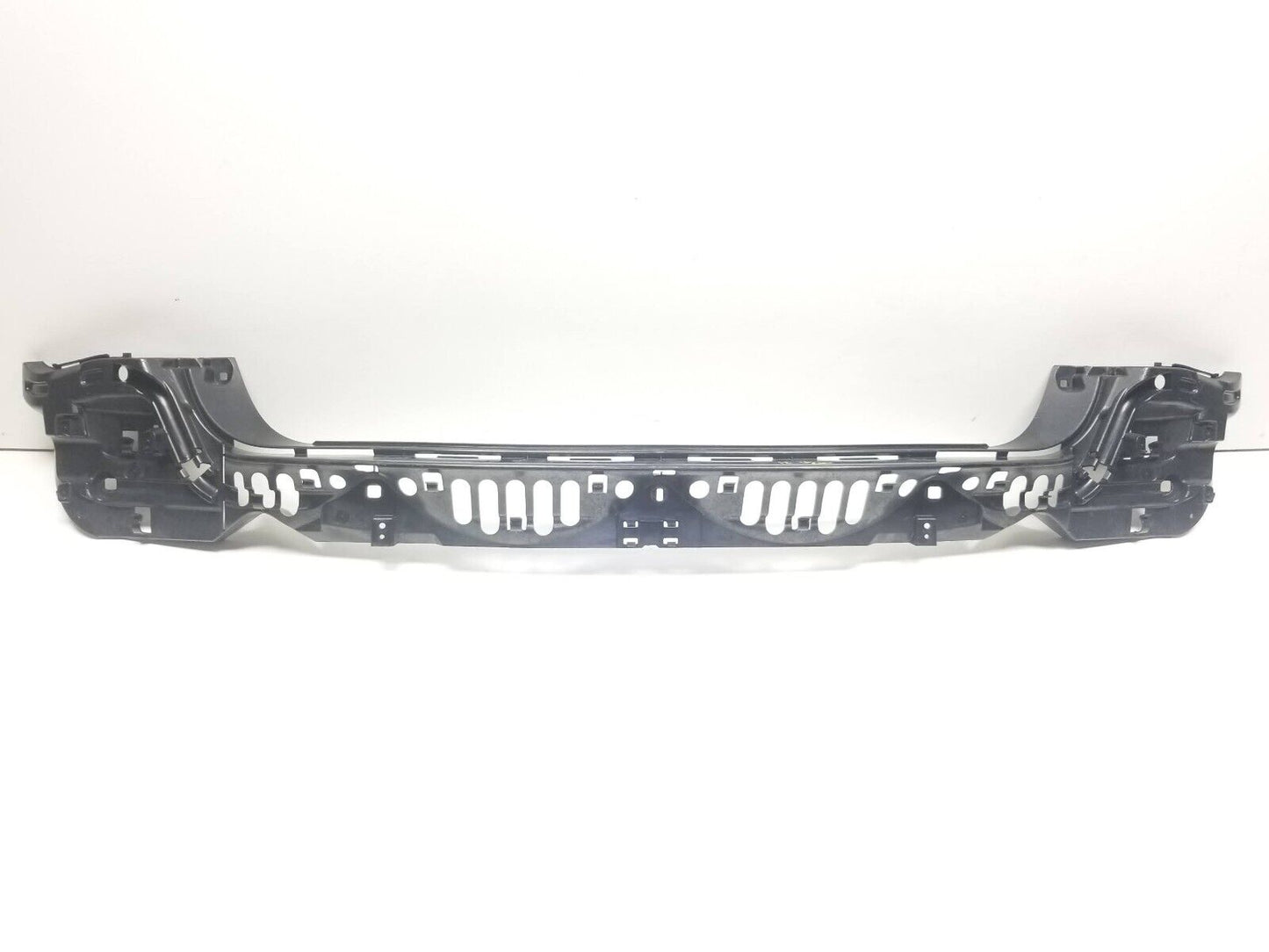 09 10 11 12 BMW 750li Rear Bumper Center Bracket OEM