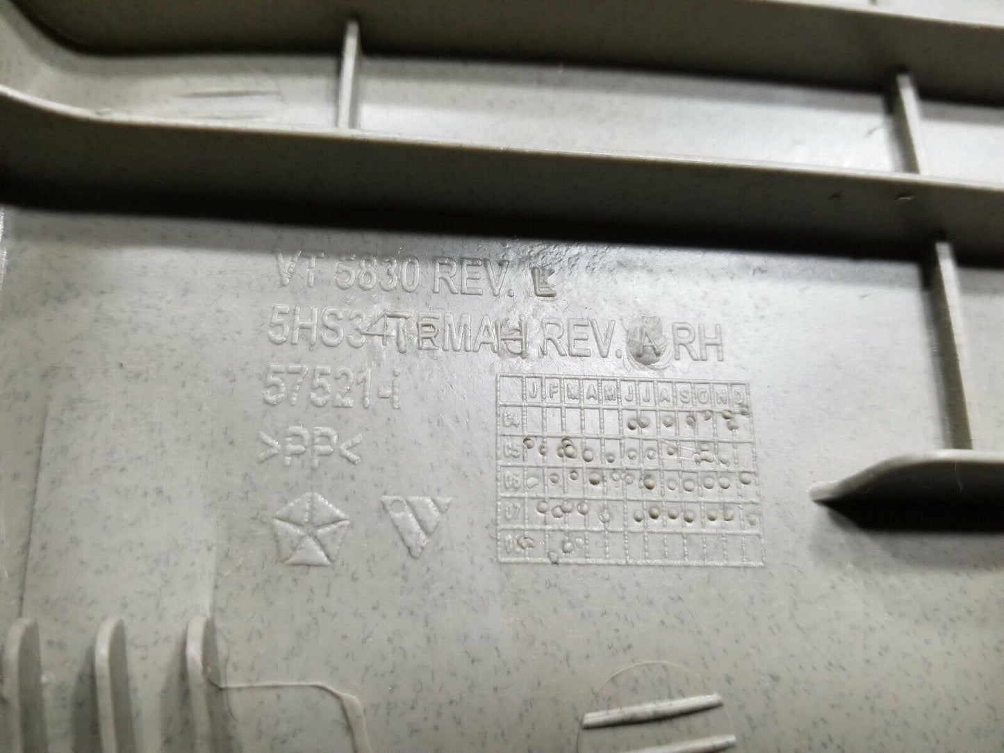 06 07 08 09 10 Jeep Grand Cherokee Right Passenger Side B Pillar Trim OEM