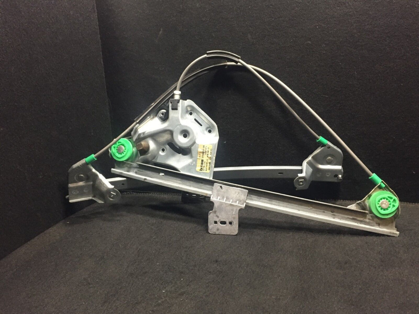 03 04 05 06 07 Cadillac CTS Driver Left Front Window Regulator. No Motor.oem D25