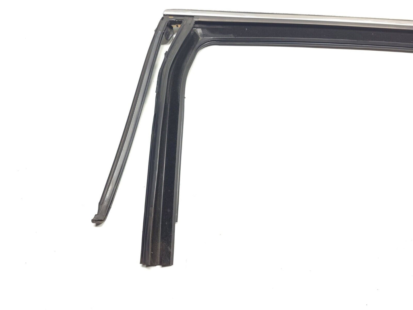 14 15 16 17 18 Jeep Cherokee Door Window Frame Seal Rear Right Pass Side OEM