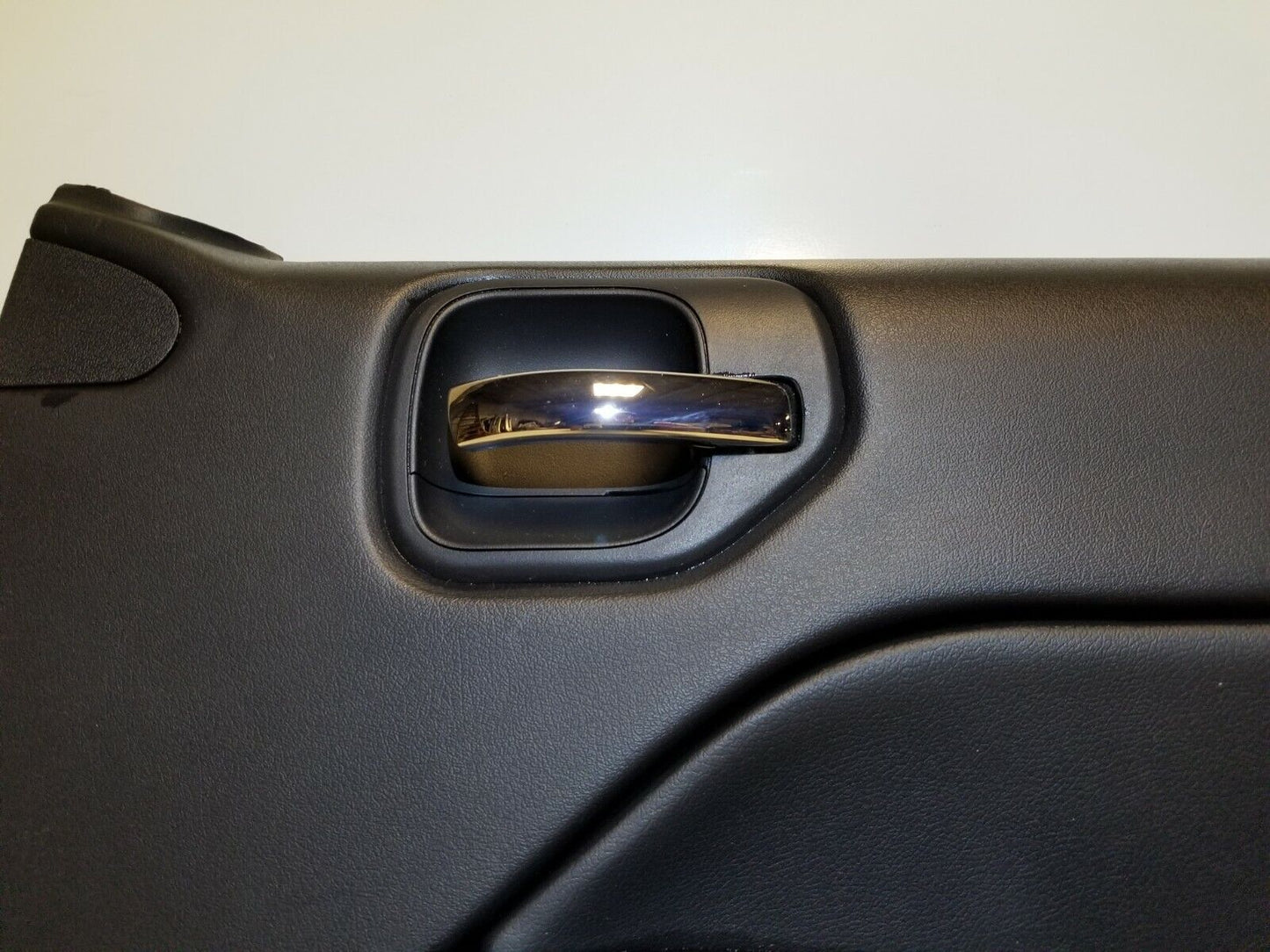 12 13 14 15 16 Jeep Patriot Front Right Pass Door Trim Panel OEM 54k