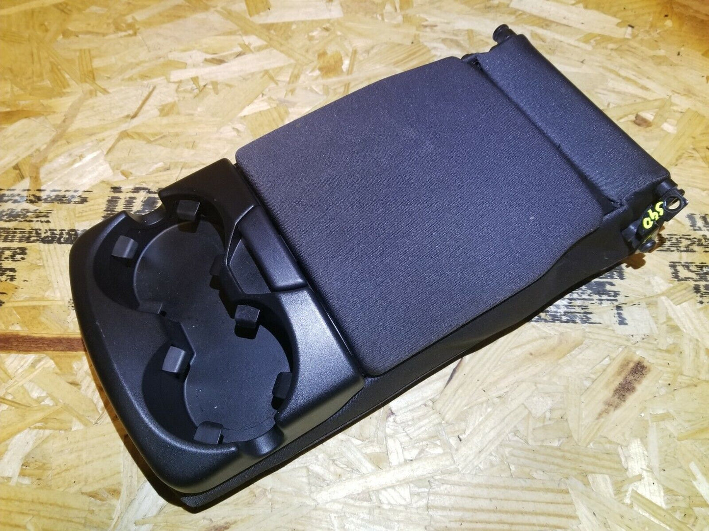 05 06 07 Volvo S40 Rear Seat Armrest W/ Cup Holder OEM