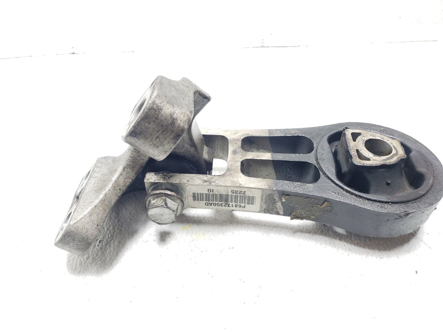 14 15 16 17 18 Jeep Cherokee Engine Mount W/ Bracket 68172353ad OEM 3.2l