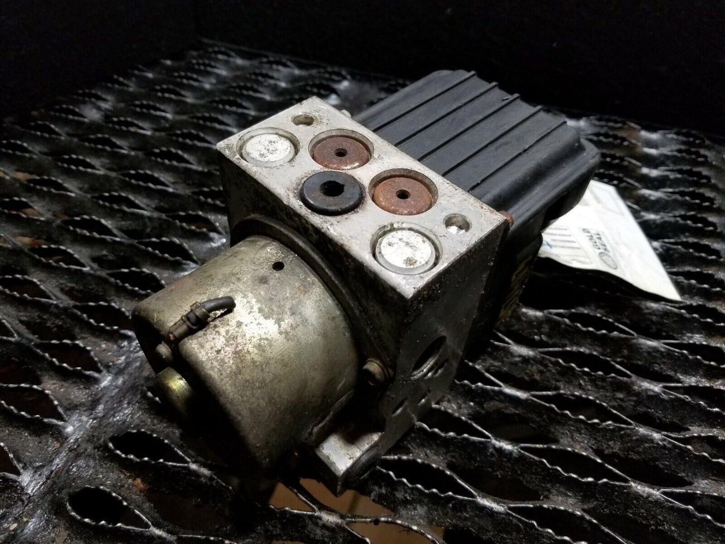 01 2001 Infiniti I30 ABS Anti Lock Brake W/ Module Pump OEM #128