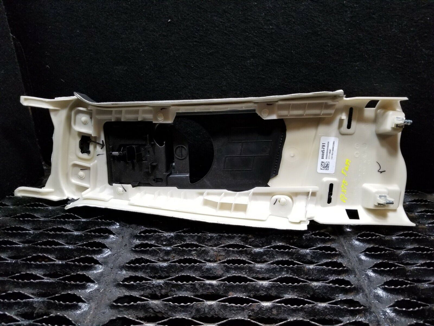 17 18 19 20 Cadillac Xt5 Upper B Pillar Trim Right Passenger Side OEM 34k