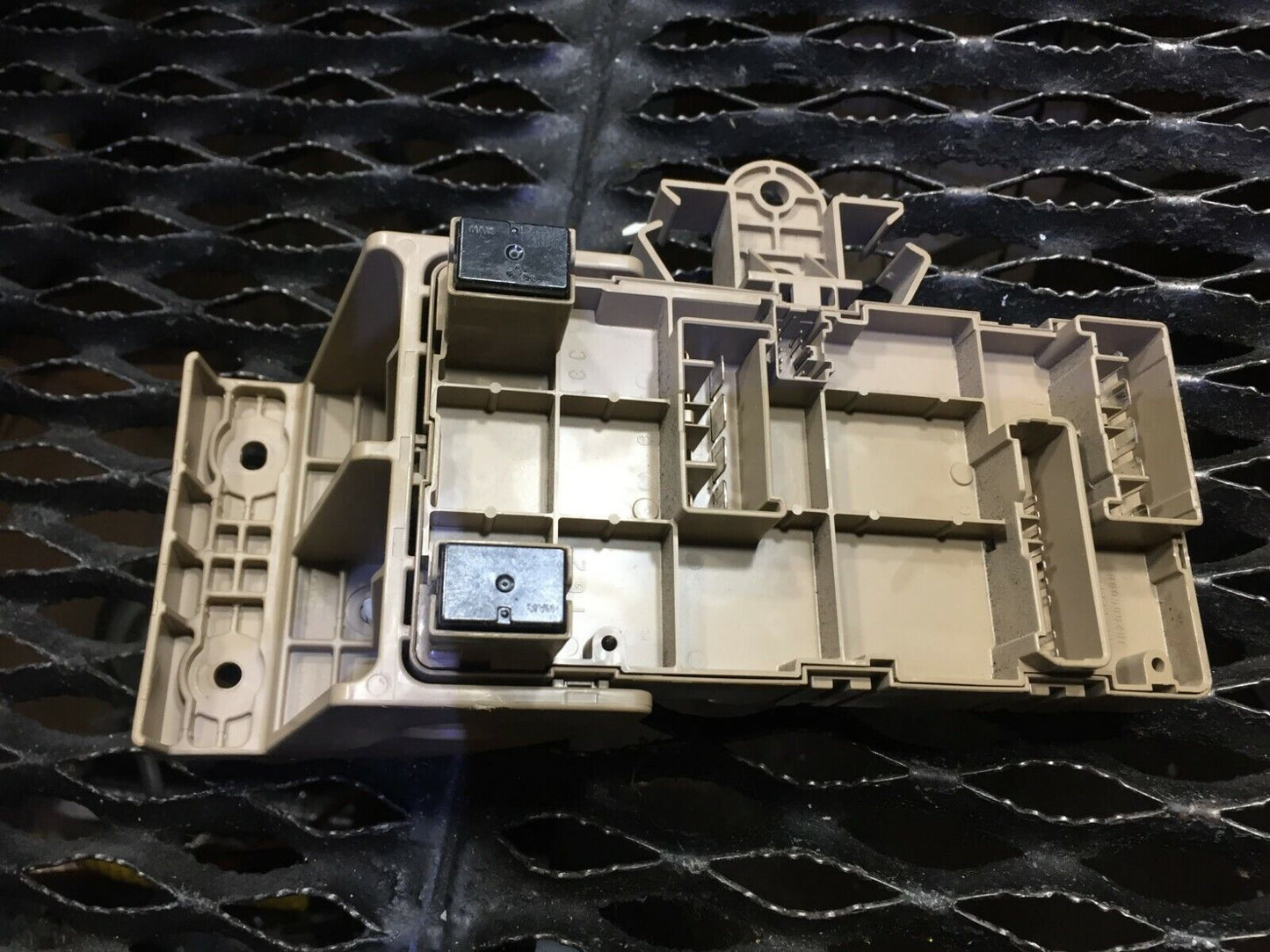 08 09 10 Subaru Impreza 2.5l Fuse Box 82201fg000 OEM