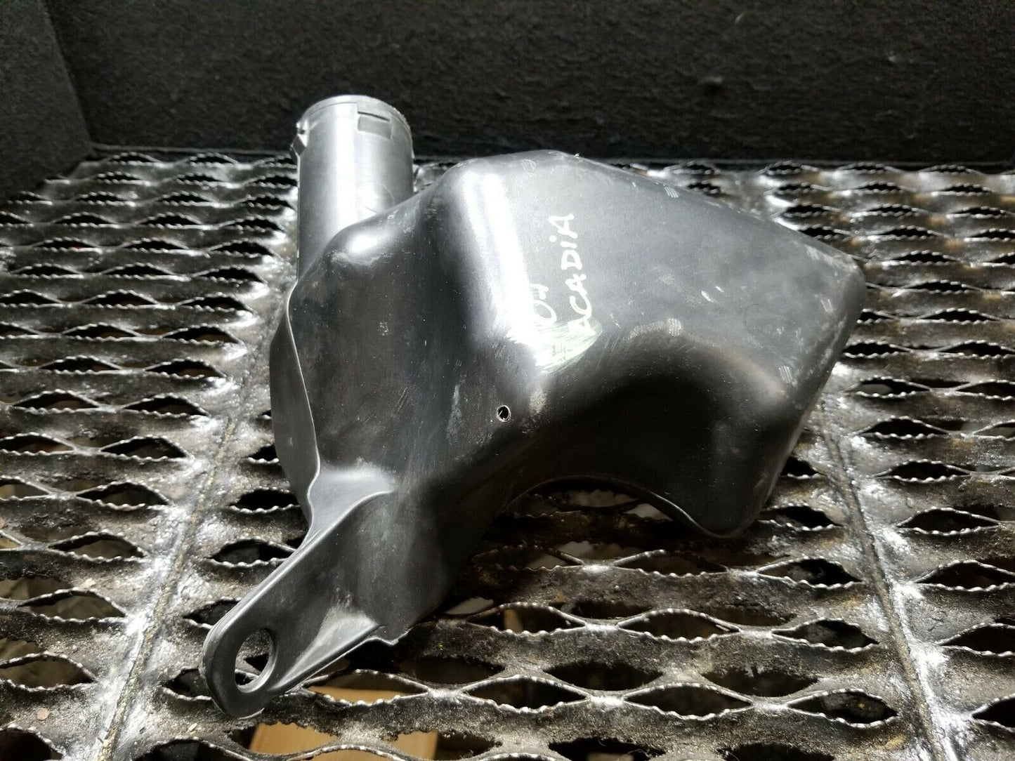 07 08 09 10 11 12 GMC Acadia Air Intake Resonator OEM