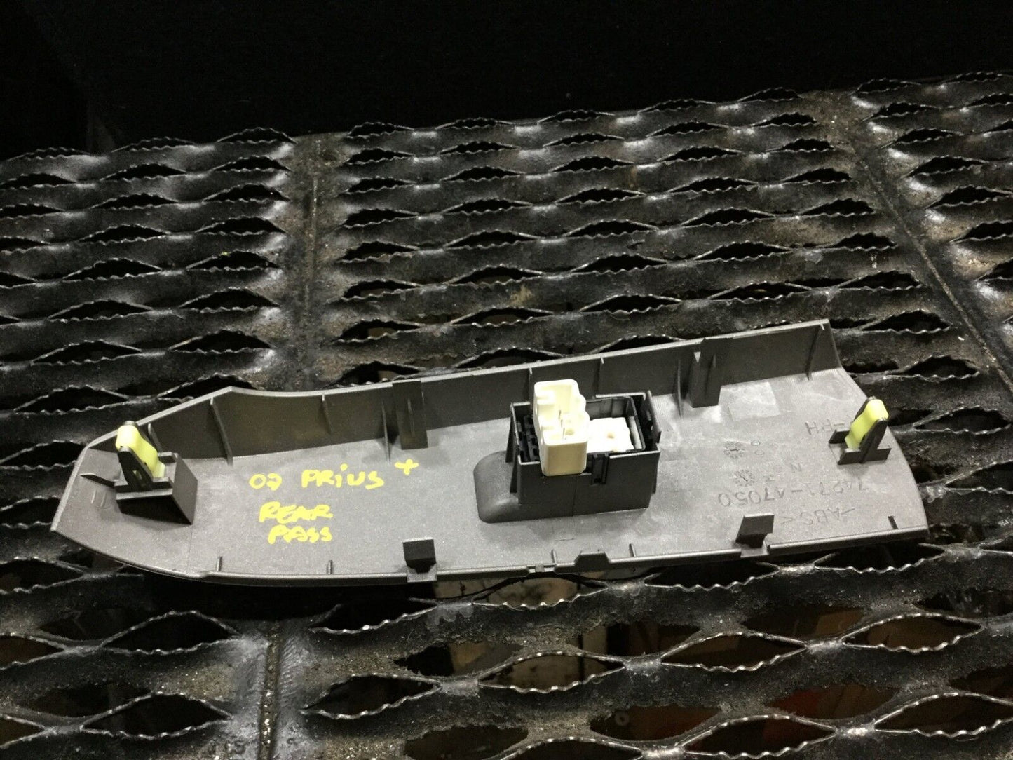 04 05 06 07 08 09 Toyota Prius Rear Rh Passenger Pass Side Window Switch  OEM