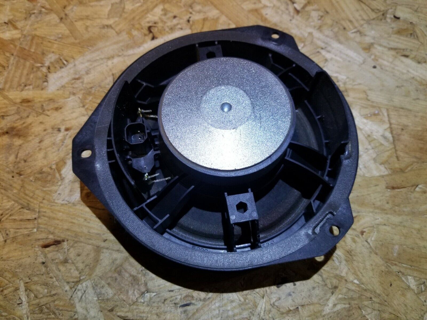 15 16 17 Chevrolet Equinox Front Door Audio Speaker  23267080 OEM 24k