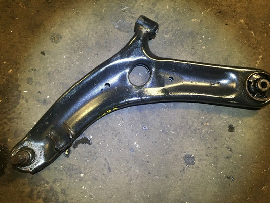 2010 2011 Kia Soul 2.0l Front Left Lower Control Arm OEM A1 57k