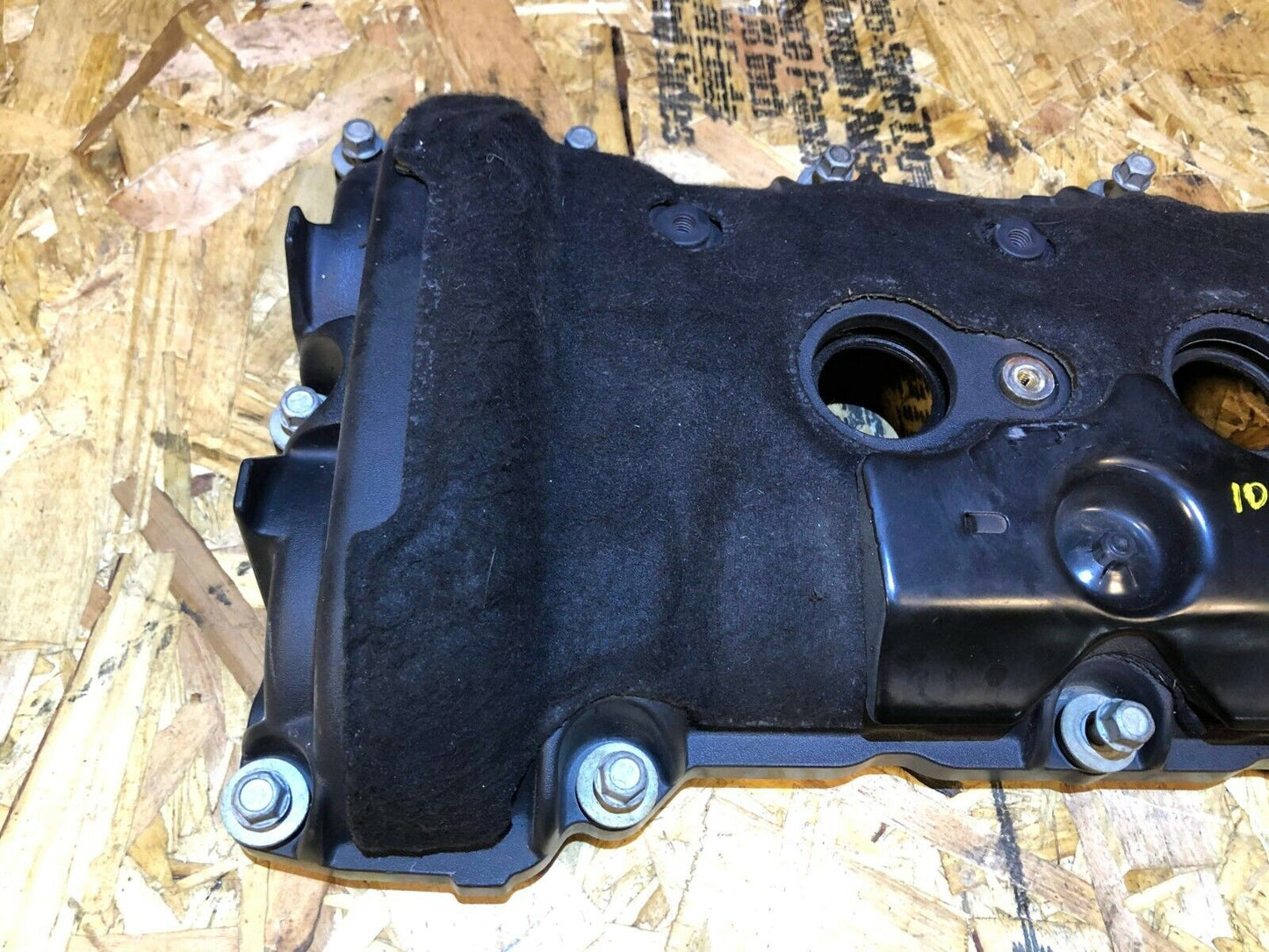 13 14 15 GMC Acadia Valve Cover Right Passenger Side OEM