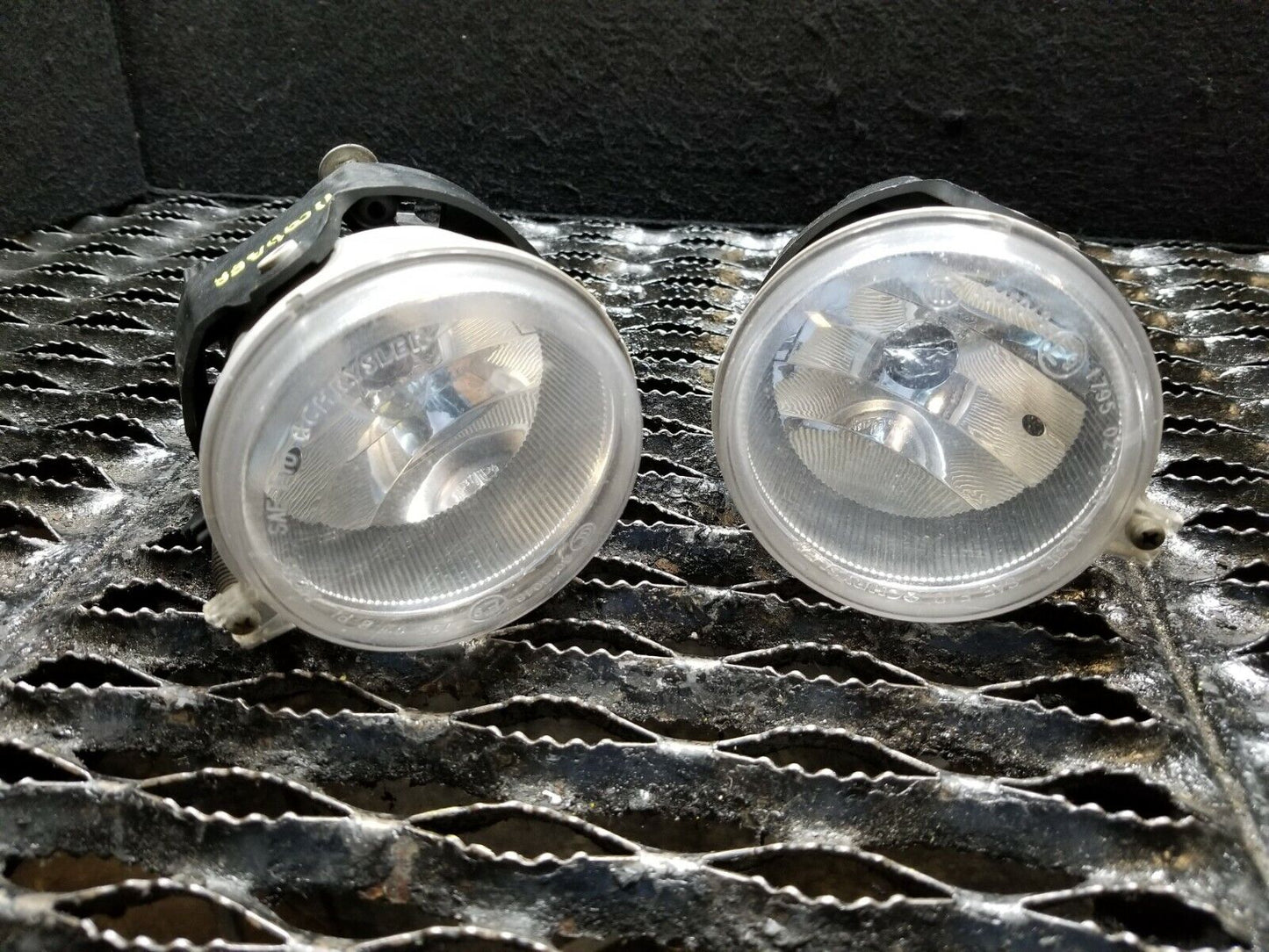11 12 Dodge Caliber Fog Lioght Lamp Left & Right 2psc OEM