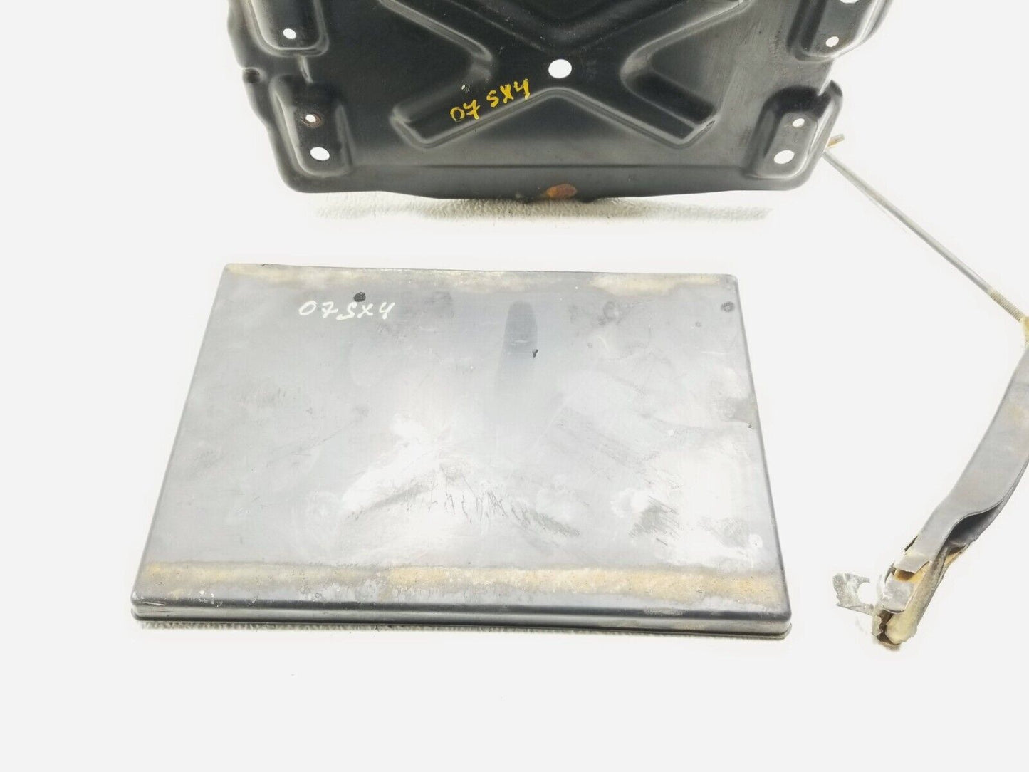 2007 - 2013 Suzuki SX4 Battery Tray Holder OEM 70k Miles