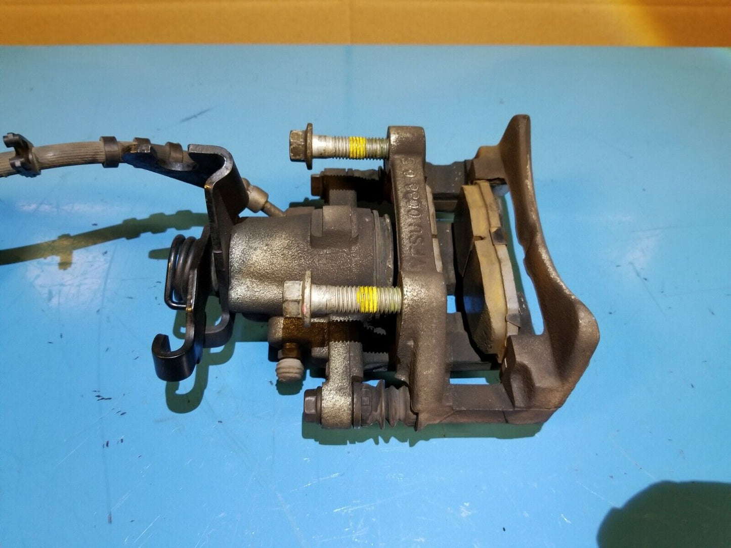 10 11 12 13 14 Ford Mustang Cabrio Rear Left Driver Side Brake Caliper OEM
