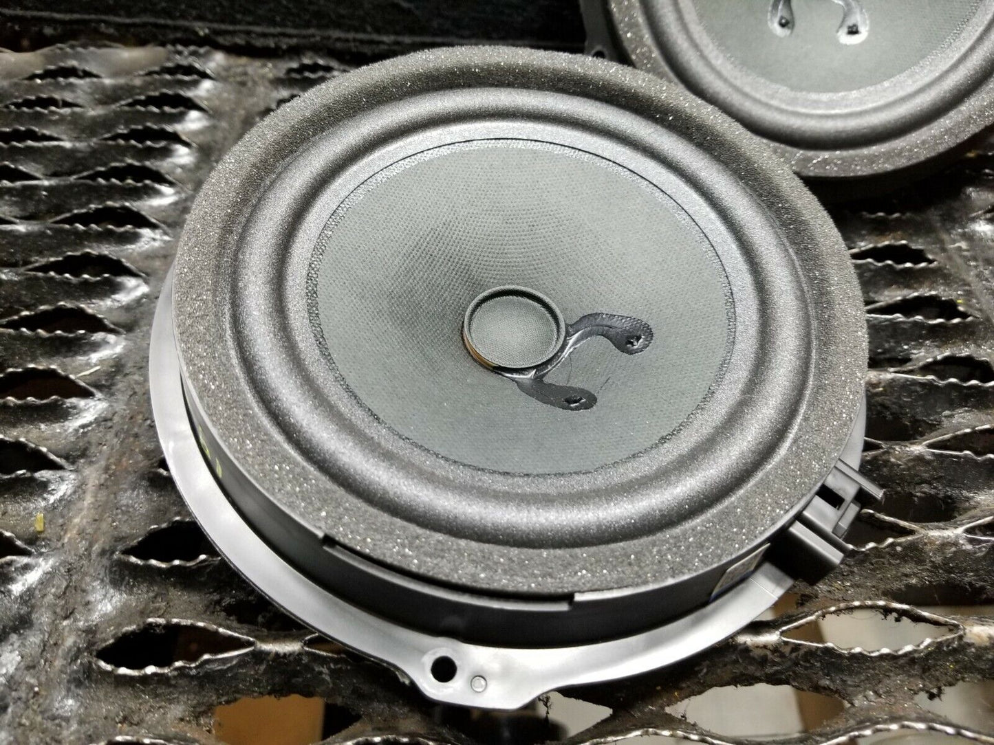 18 19 20 Ford Ecosport Front Door Speaker 2pcs Gn15-18808-ab OEM 532 Miles
