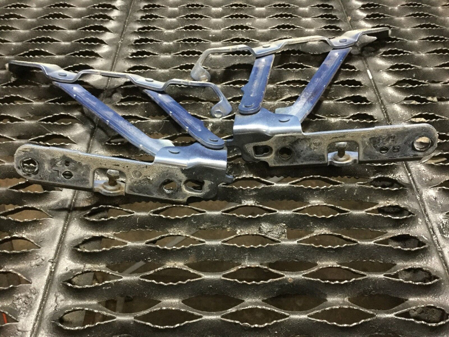 08 09 10 11 12 13 Infiniti G37 Rear Trunk Hinges Set OEM