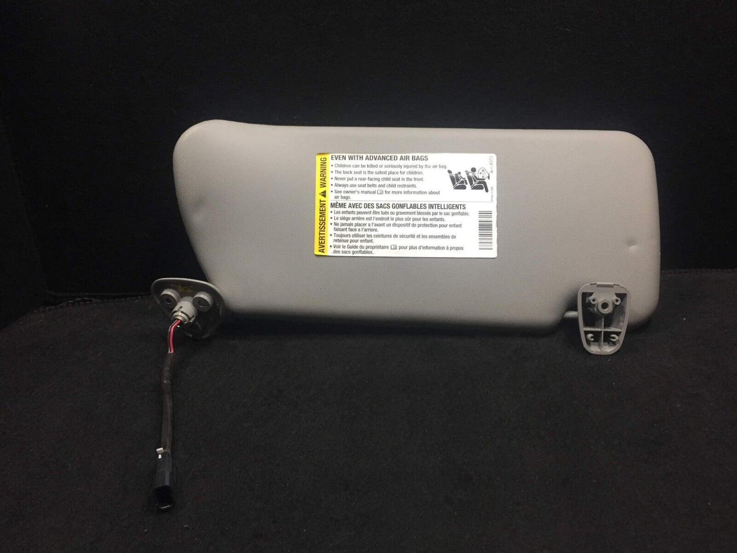 03 04 05 06 07 Cadillac CTS Sun Visor Left Driver Side OEM