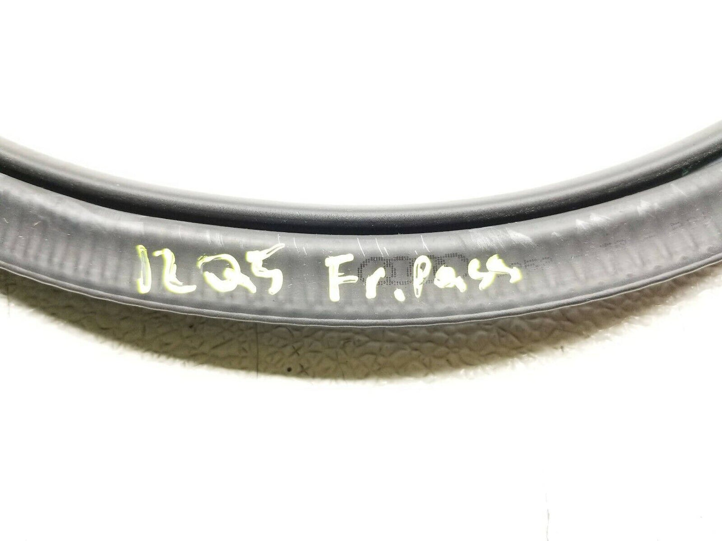 10 11 12 Audi Q5 Front Right Pass Door Weather Strip Seal OEM 72k