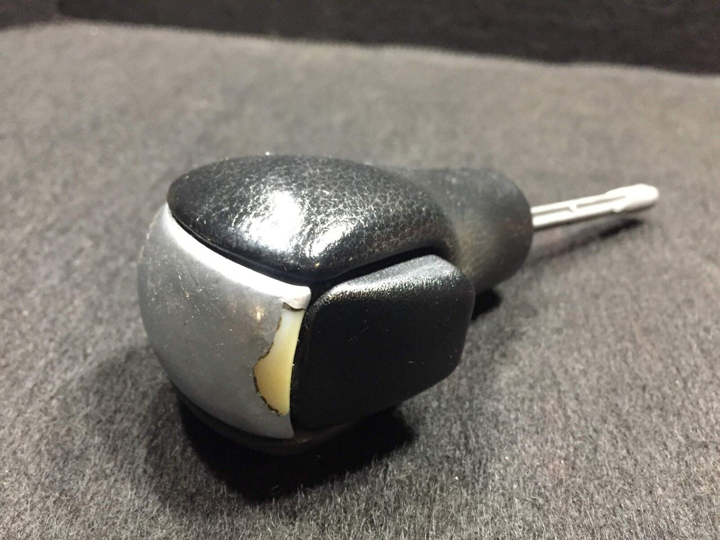 04 05 06 BMW X3 E83 Automatic Shift Shifter Knob OEM D34
