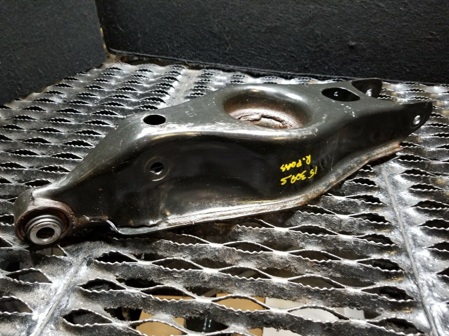 12 13 14 15 16 17 Chrysler 300 Rear Left Driver Side Lower Control Arm OEM 43k