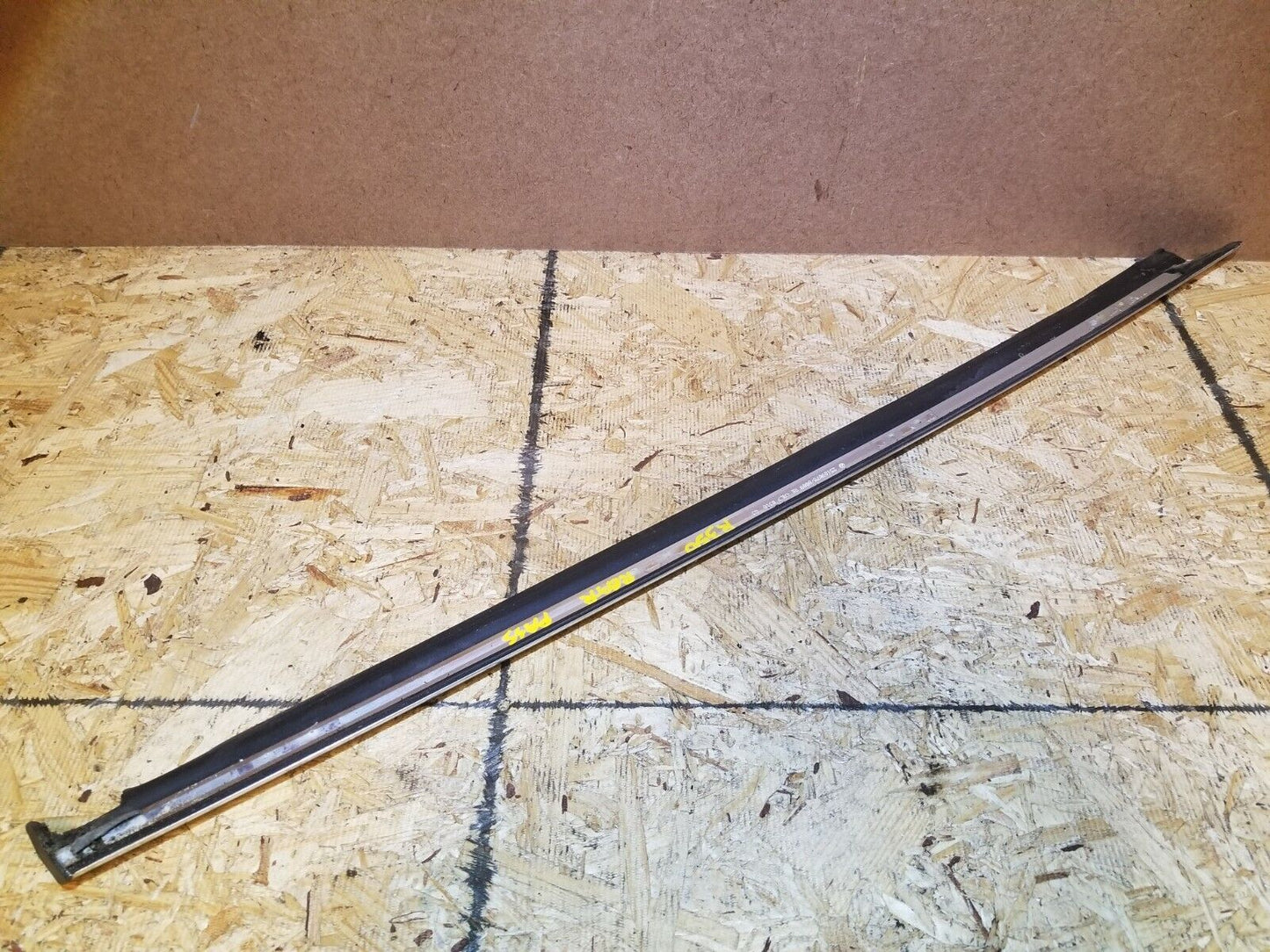07 08 09 10 Mercedes R350 Rear Right Passenger Side Window Belt Seal Molding OEM