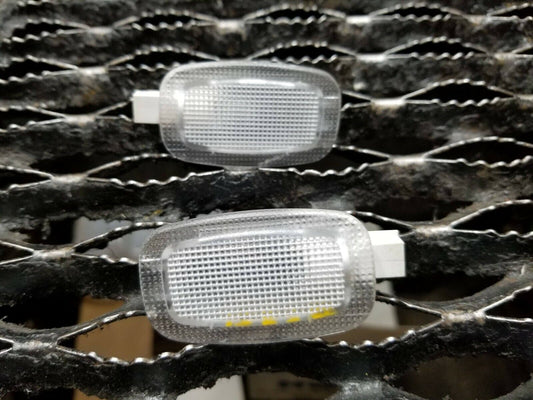 10 11 12 13 Mercedes W212 E350 Interior Light Lamp 2pcs OEM 39k