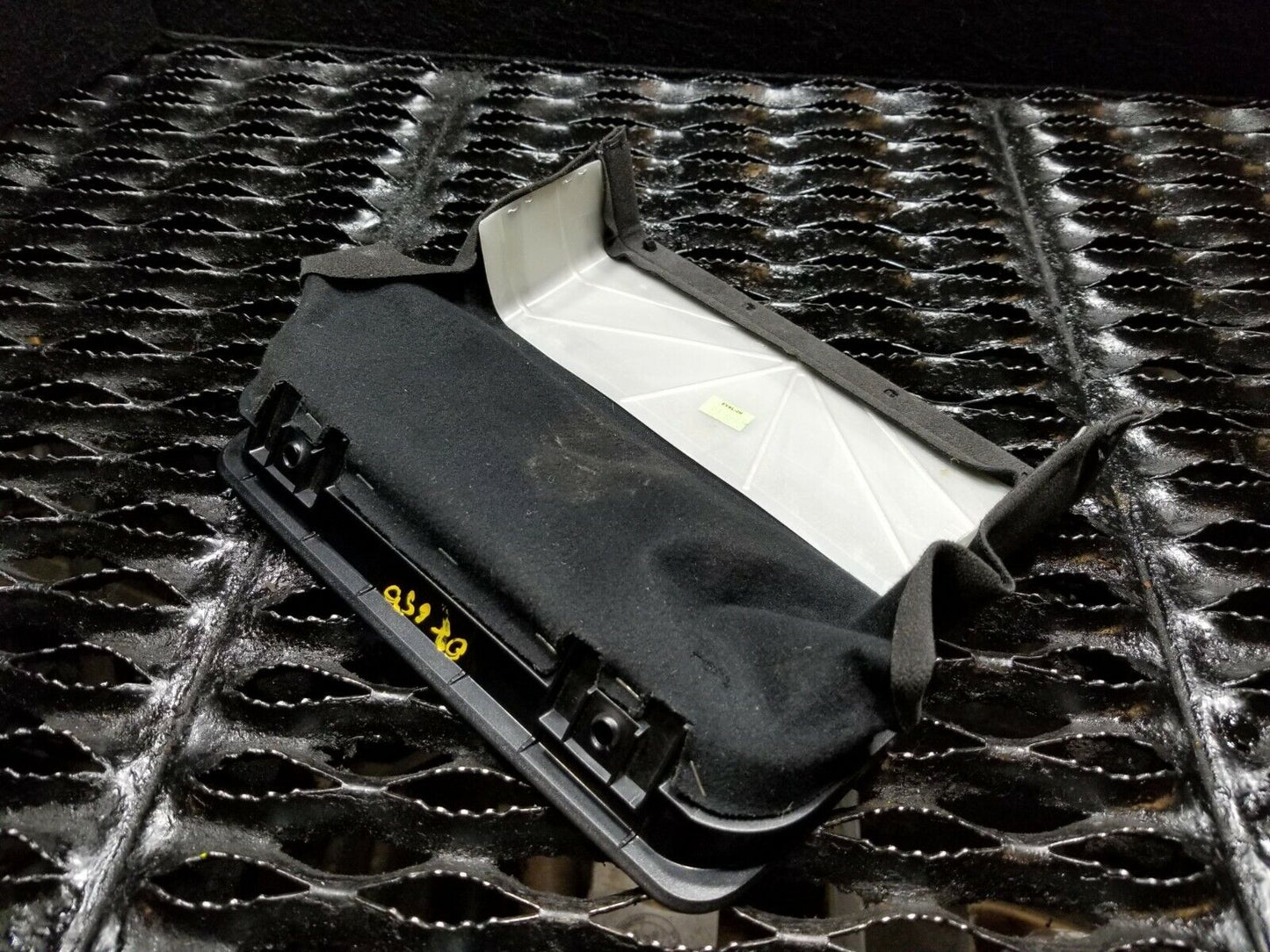06 07 08 09 10 BMW 650i E63 Steering Wheel Column Housing Clamshell Trim OEM
