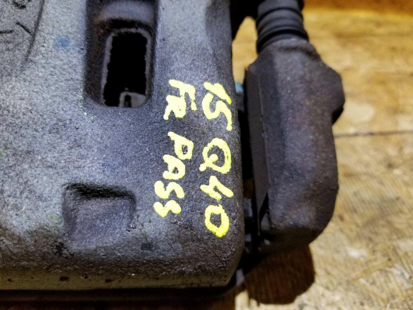 2014 2015 Infiniti Q40 Brake Caliper Front Right Passenger Side OEM 34k
