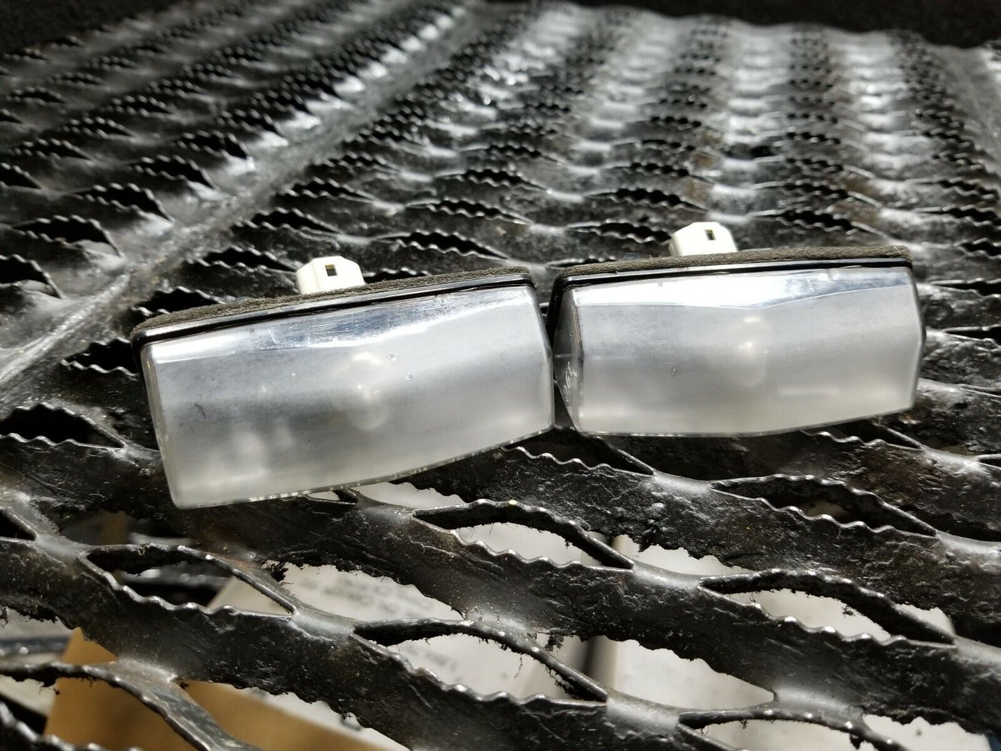 11 12 13 14 15 16 Scion Tc Rear License Plate Light Lamp Pair OEM
