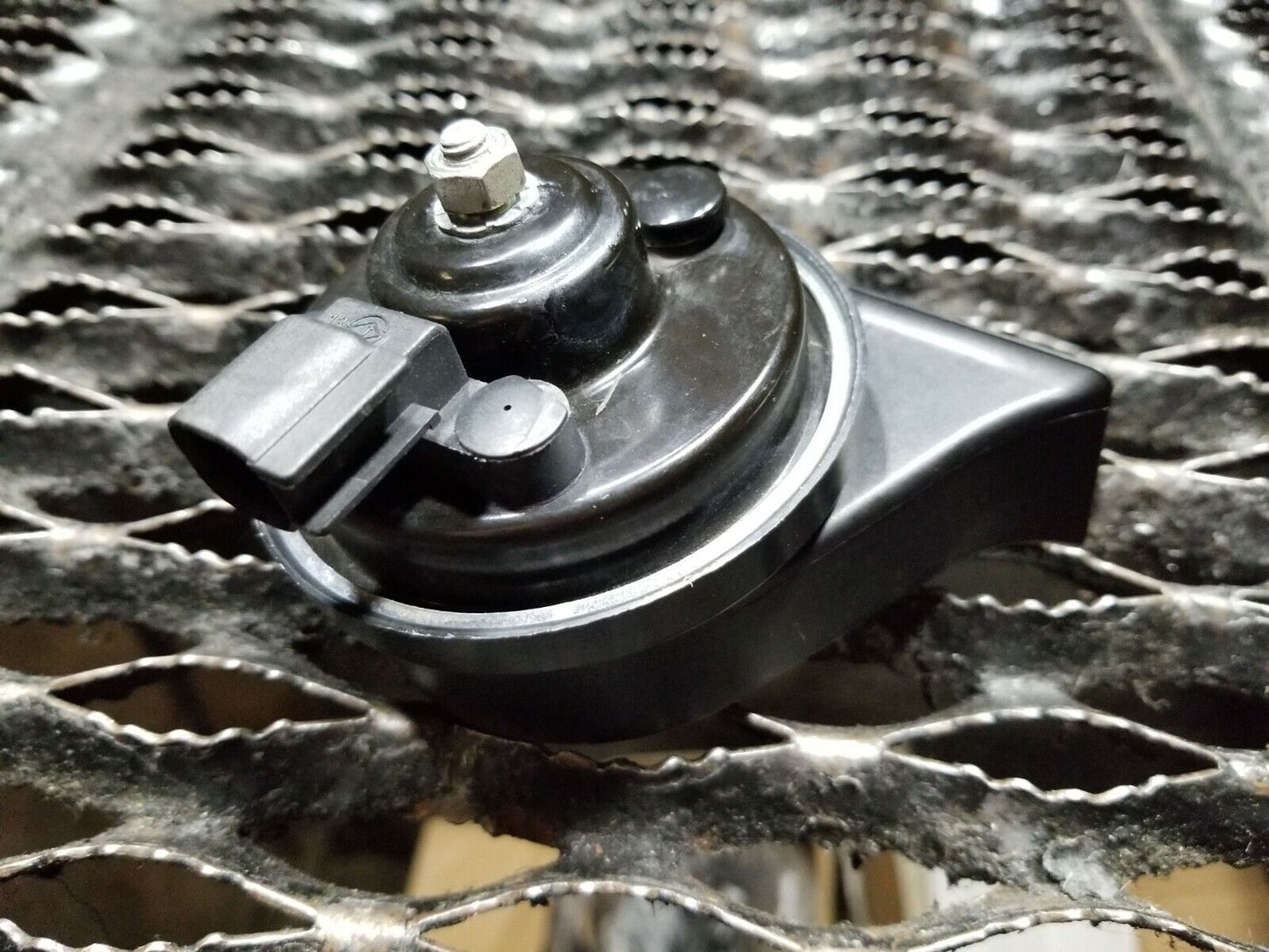 11 12 13 14 Chevrolet Camaro Horn Signal 400hz OEM