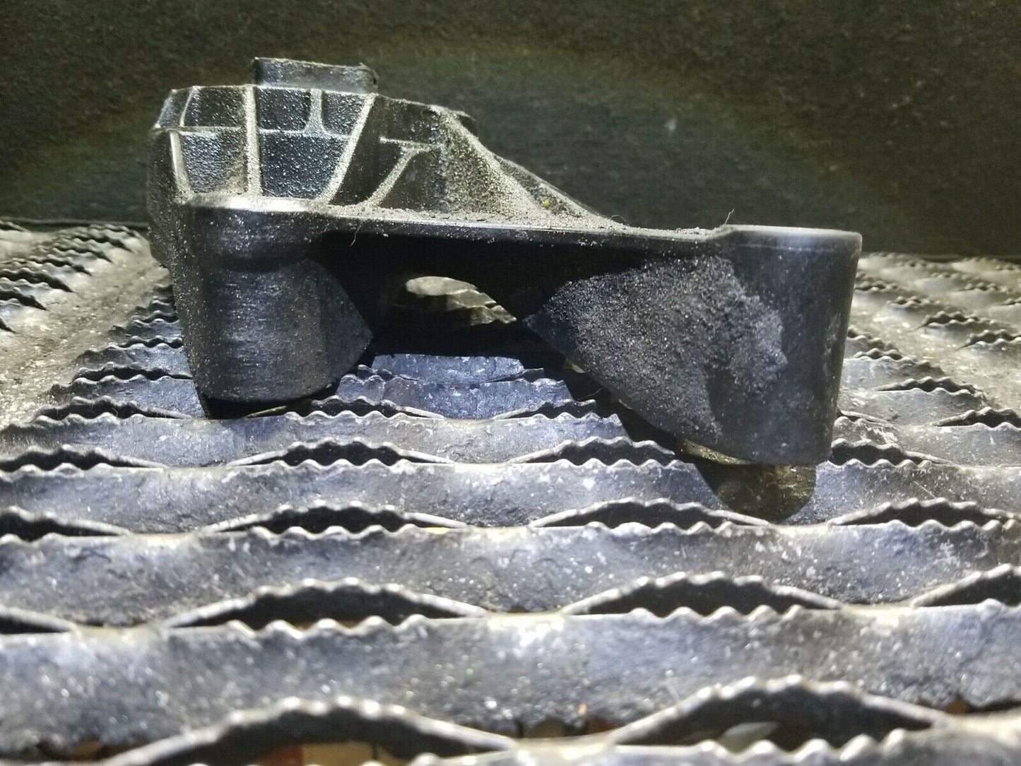 11 12 13 14 15 Chevy Cruze Front Right Pass Side Engine Mount 13367488 OEM