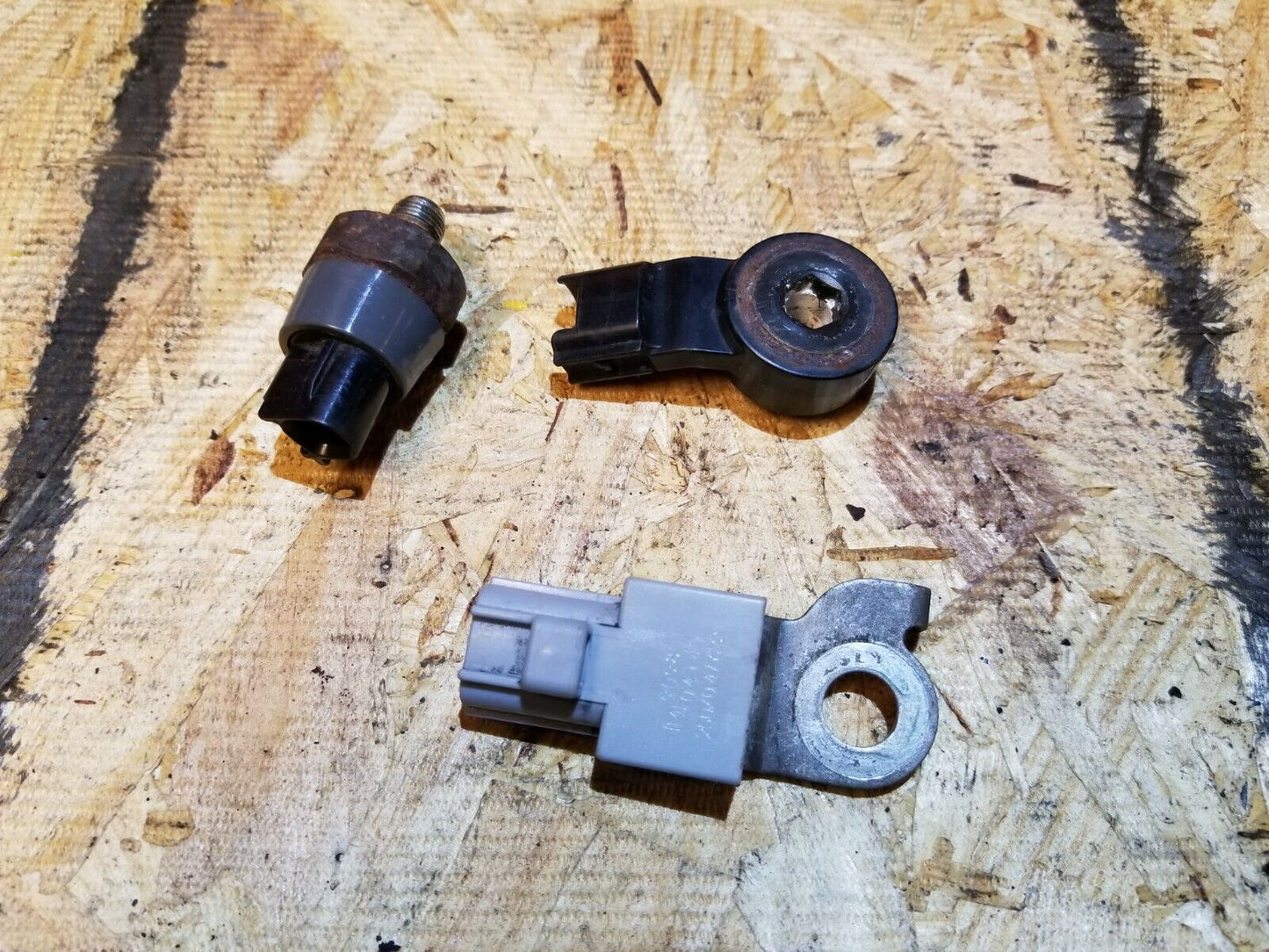 04 05 06 Scion Xa Oil Pressure Knock Relay Sensor 3pcs OEM