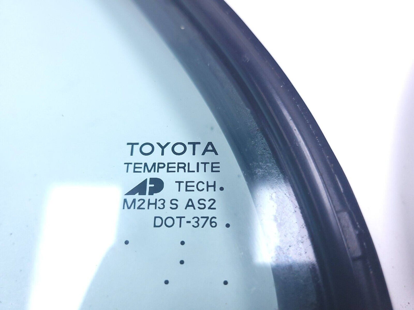 03 - 08 Toyota Corolla Rear Door Vent Window Glass Left & Right 2pcs OEM