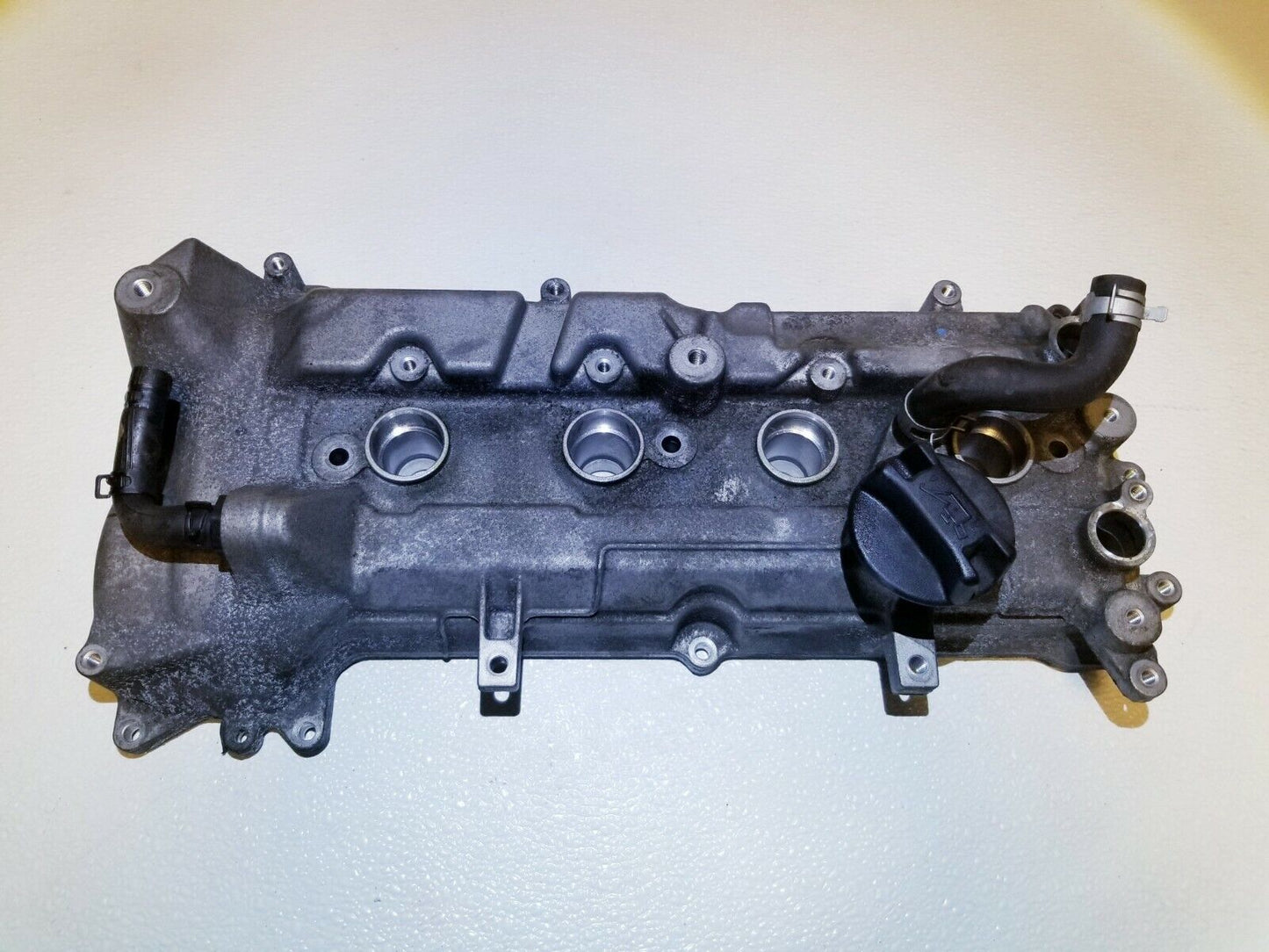 15 16 17 Nissan Versa 1.6l Engine Valve Cover OEM