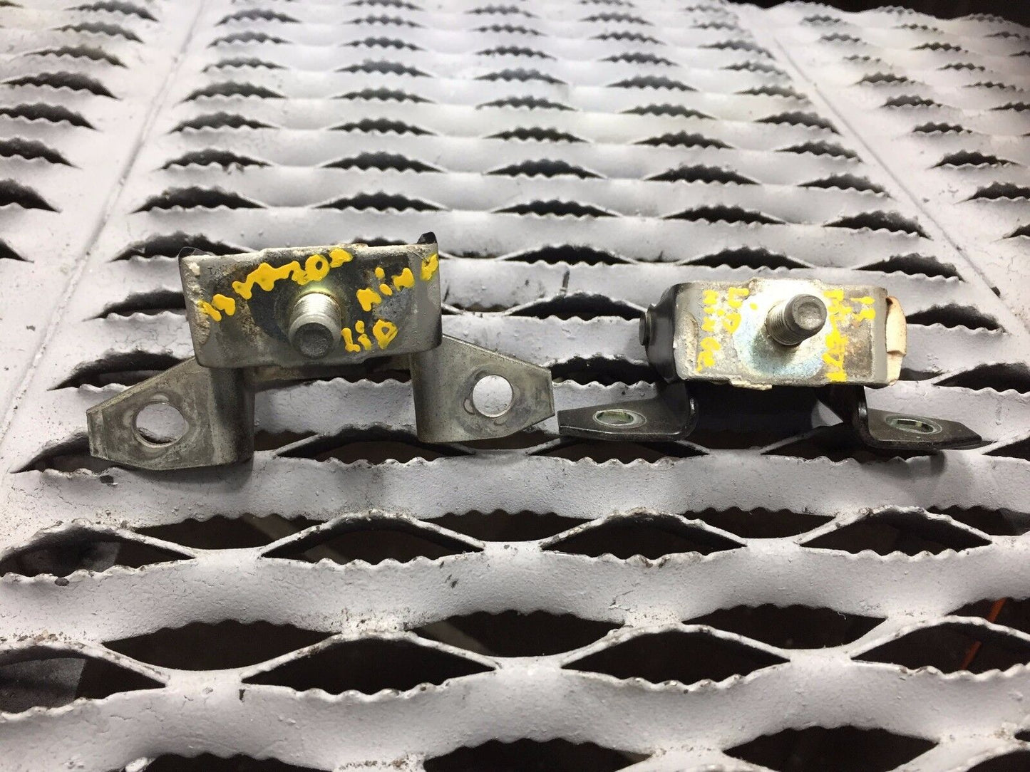 09 10 11 12 13 Mazda 3 Hatchback Rear Trunk Lid Hinges Set OEM