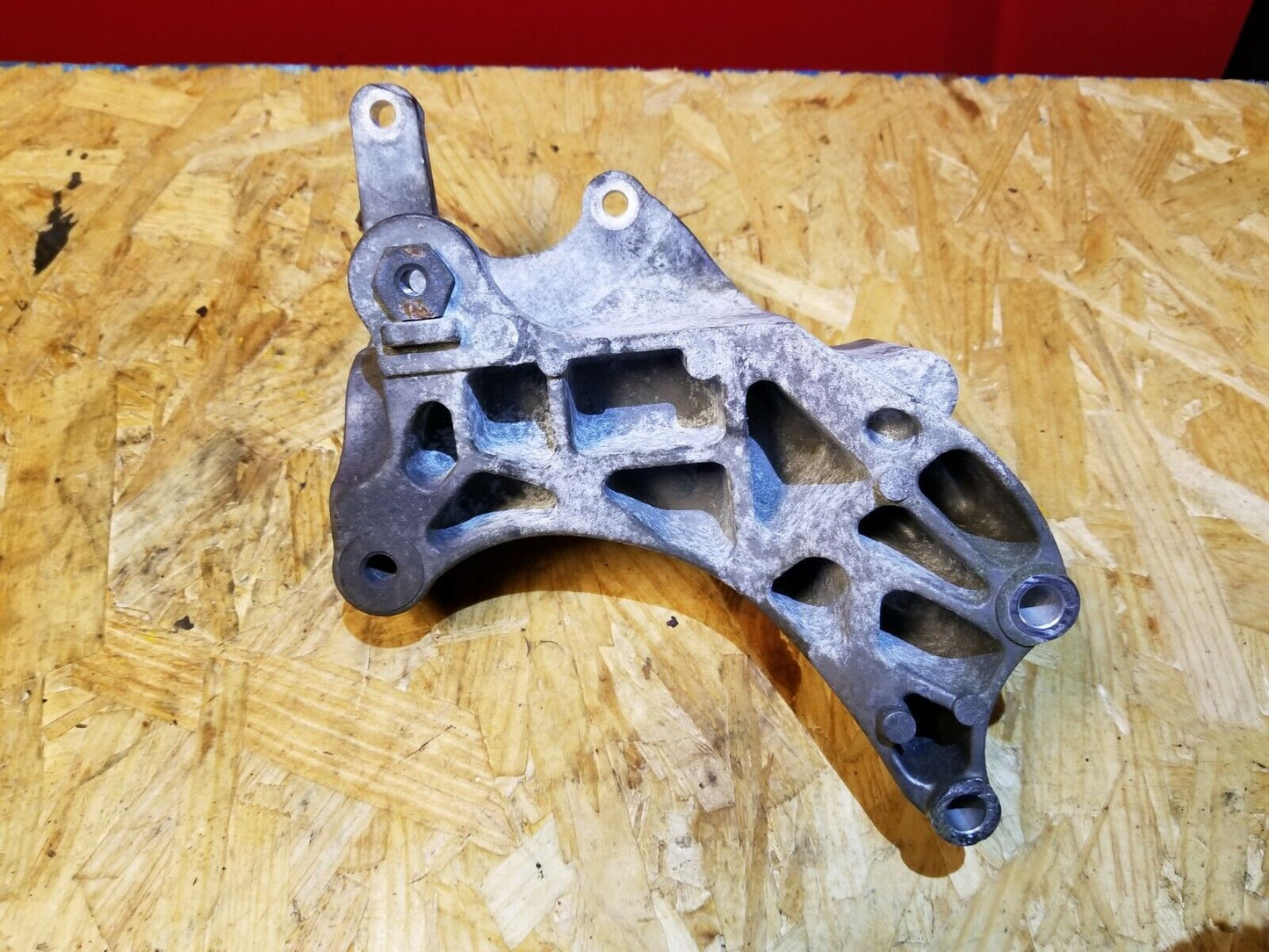 12 13 14 15 16 Jeep Patriot 2.0l Power Steering Pump Braket OEM 56k Miles