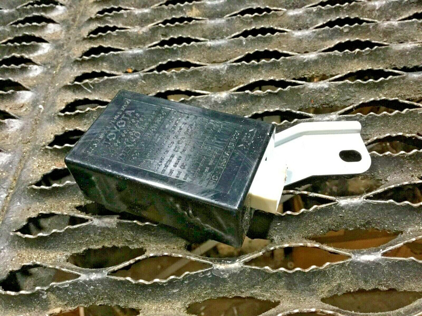 04 05 06 07 08 09 Toyota Prius Tpms Tire Press Monitor  89760-47010 OEM